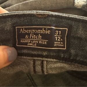 Harper Low Rise Ankle Jeans- Abercrombie